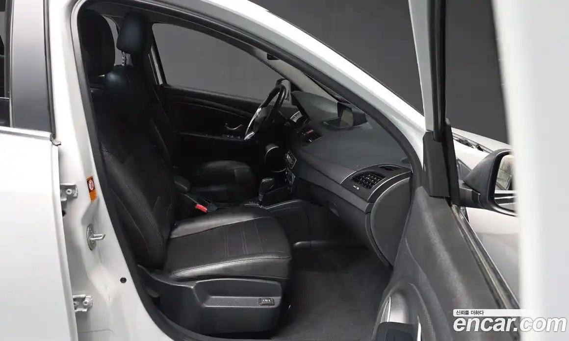 Renault SM3 2018 1.6 Автомат в Москве № 854384, фото 11