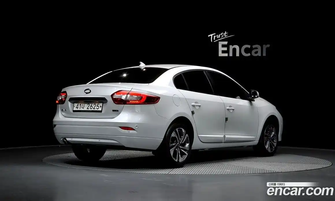 Renault SM3 2018 1.6 Автомат в Москве № 854384, фото 2