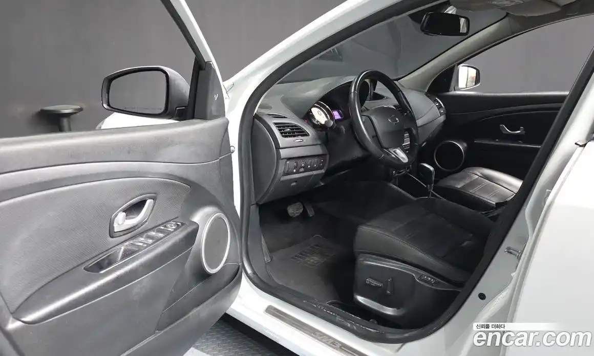 Renault SM3 2018 1.6 Автомат в Москве № 854384, фото 10