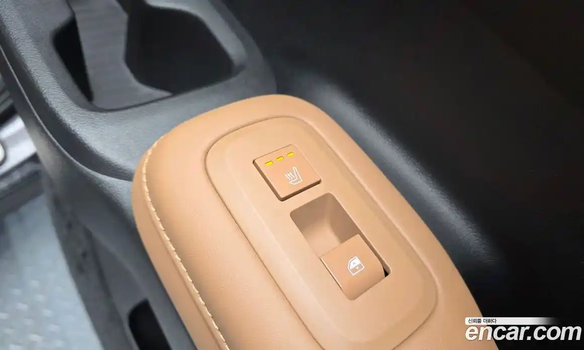 Hyundai Santa Fe 2023 1.6 Автомат в Москве № 854386, фото 19