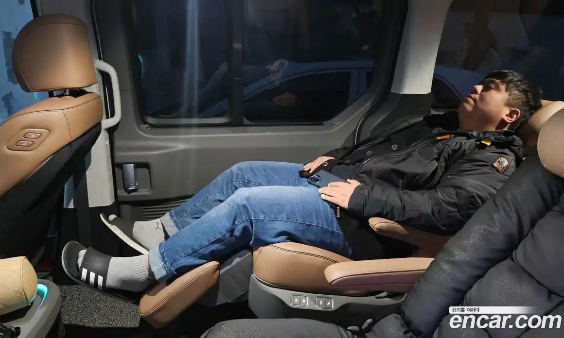 Hyundai Staria 2023 2.2 Автомат в Москве № 854574, фото 14