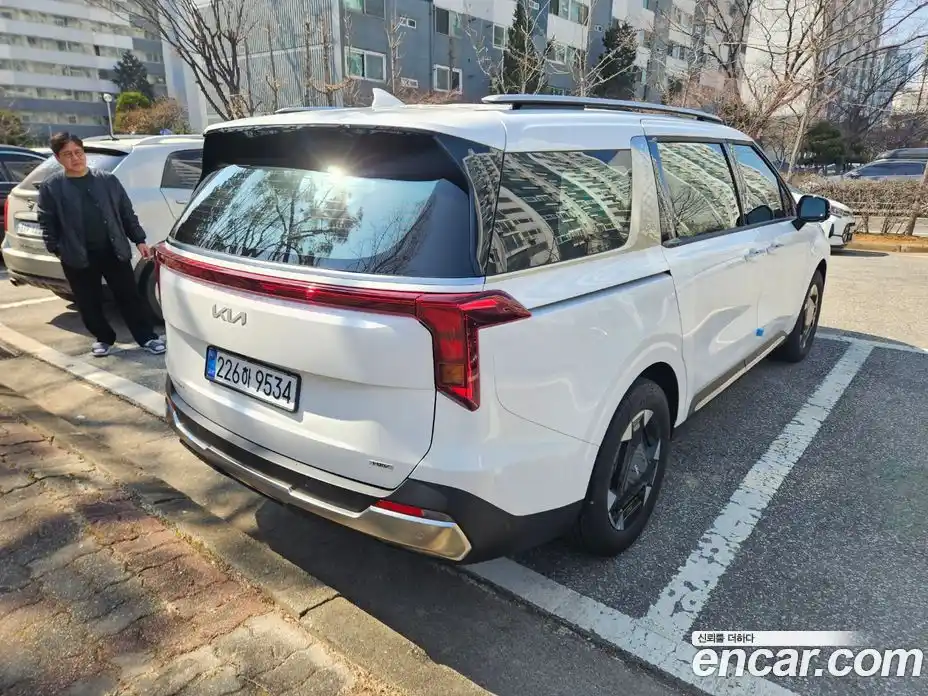 Kia Canival 2025 1.6 Автомат в Москве № 854772, фото 2