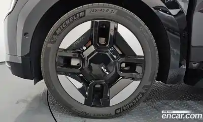 Kia EV9 2023 0.2 Автомат в Москве № 855017, миниатюра 5