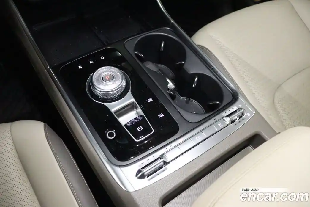 Kia Canival 2024 1.6 Автомат в Москве № 855192, фото 16