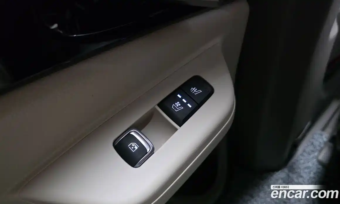 Kia Canival 2023 3.5 Автомат в Москве № 855198, фото 19