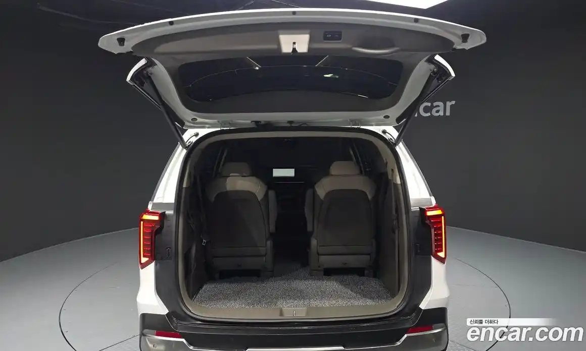 Kia Canival 2023 3.5 Автомат в Москве № 855198, фото 20