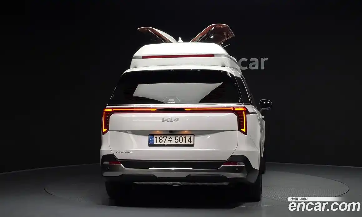 Kia Canival 2023 3.5 Автомат в Москве № 855198, фото 4