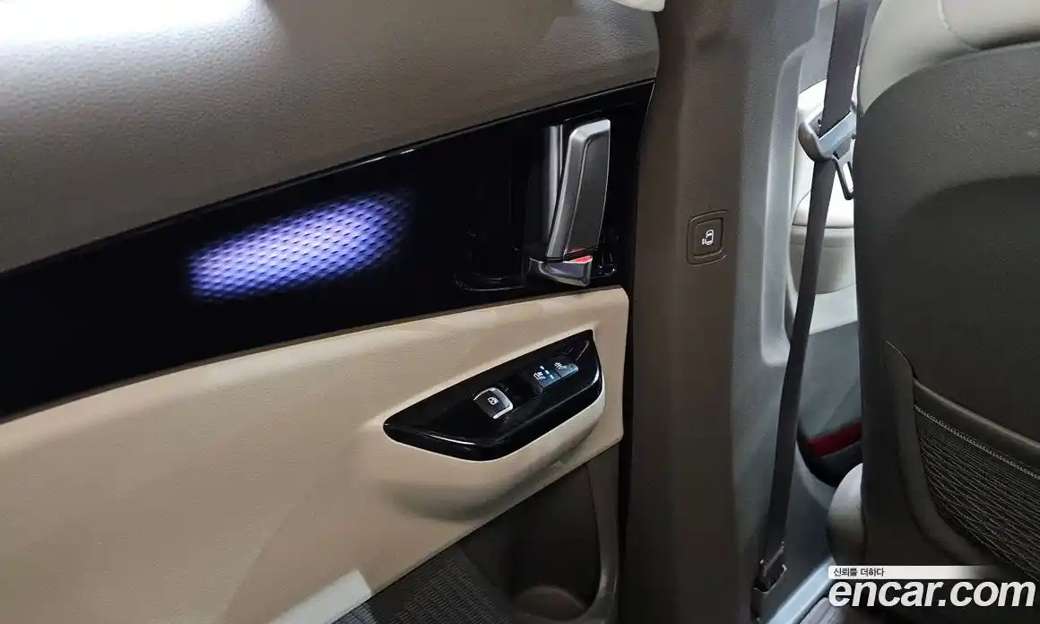 Kia Canival 2023 3.5 Автомат в Москве № 855219, фото 18