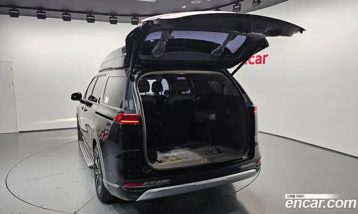 Kia Canival 2023 3.5 Автомат в Москве № 855219, фото 20