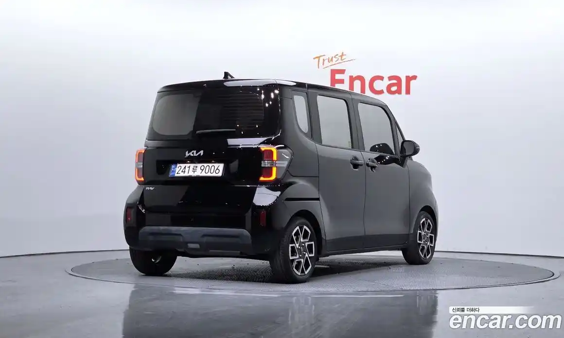 Kia Ray 2023 1.0 Автомат в Москве № 855482, фото 2