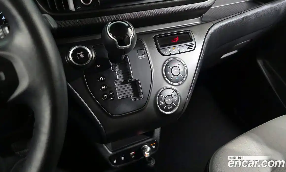 Kia Ray 2023 1.0 Автомат в Москве № 855482, фото 9