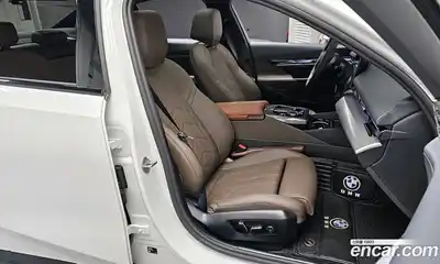 BMW 5-Series 2025 2.0 гидро в Москве № 856314, миниатюра 12