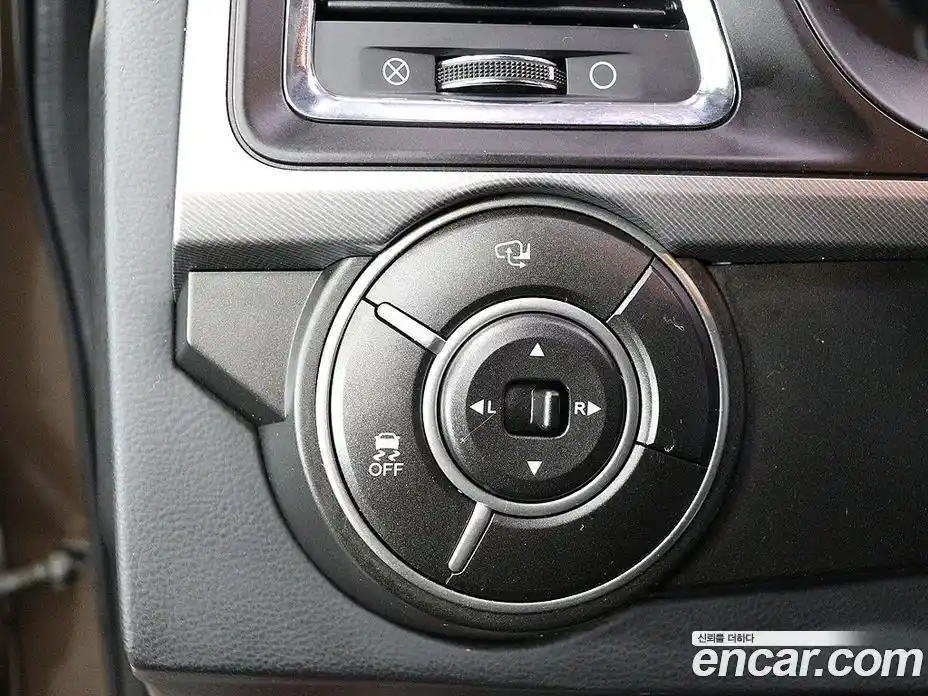 SsangYong Korando 2016 2.2 Автомат в Москве № 857071, фото 15