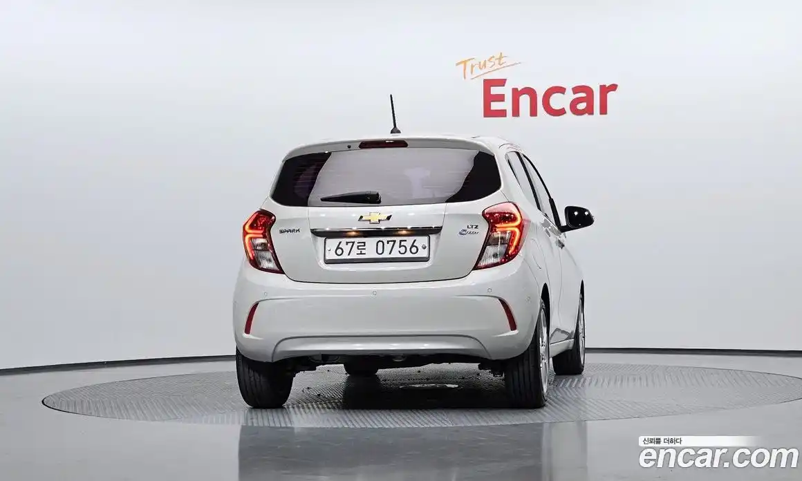 Chevrolet Spark 2016 1.0 Автомат в Москве № 857531, фото 4