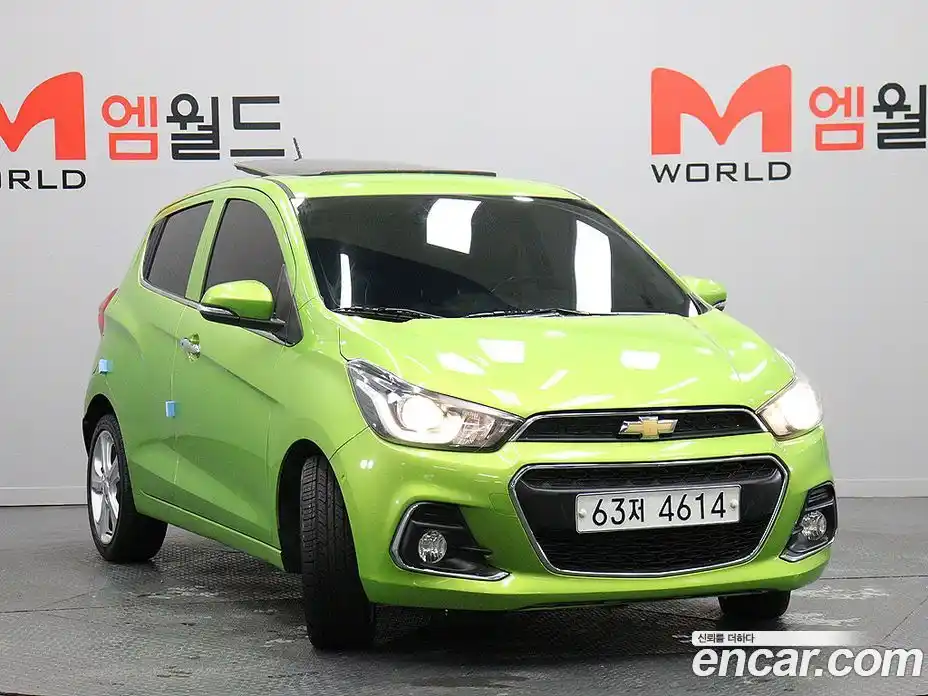 Chevrolet Spark 2015 1.0 Автомат в Москве № 857977, фото 1