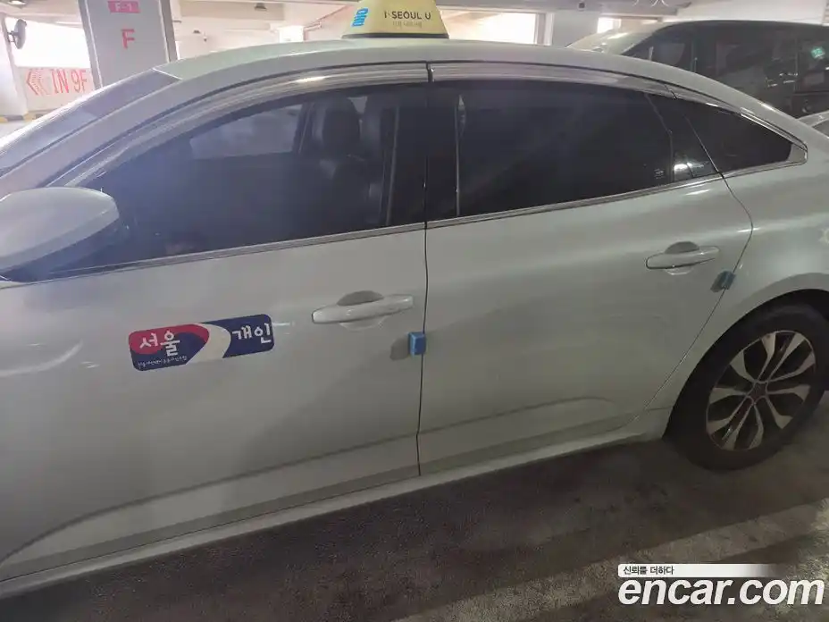 Renault SM6 2023 2.0 Автомат в Москве № 886425, фото 9