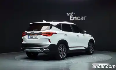 Kia Seltos 2021 1.6 Автомат в Москве № 888252, миниатюра 2