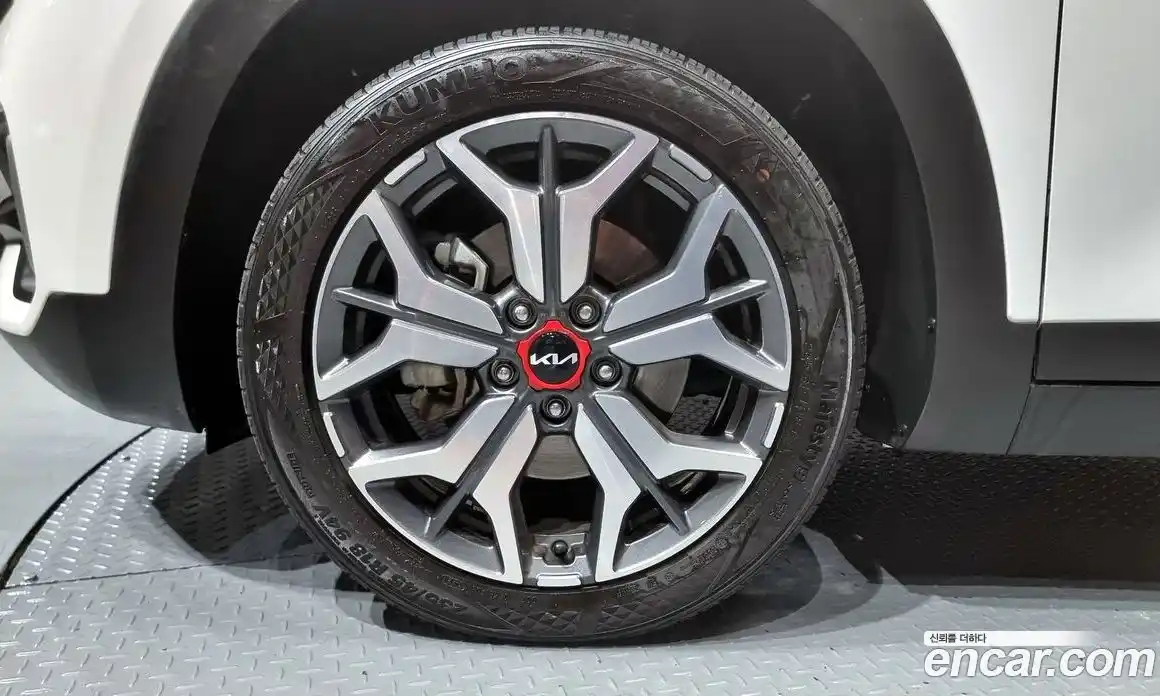 Kia Seltos 2021 1.6 Автомат в Москве № 888252, фото 5