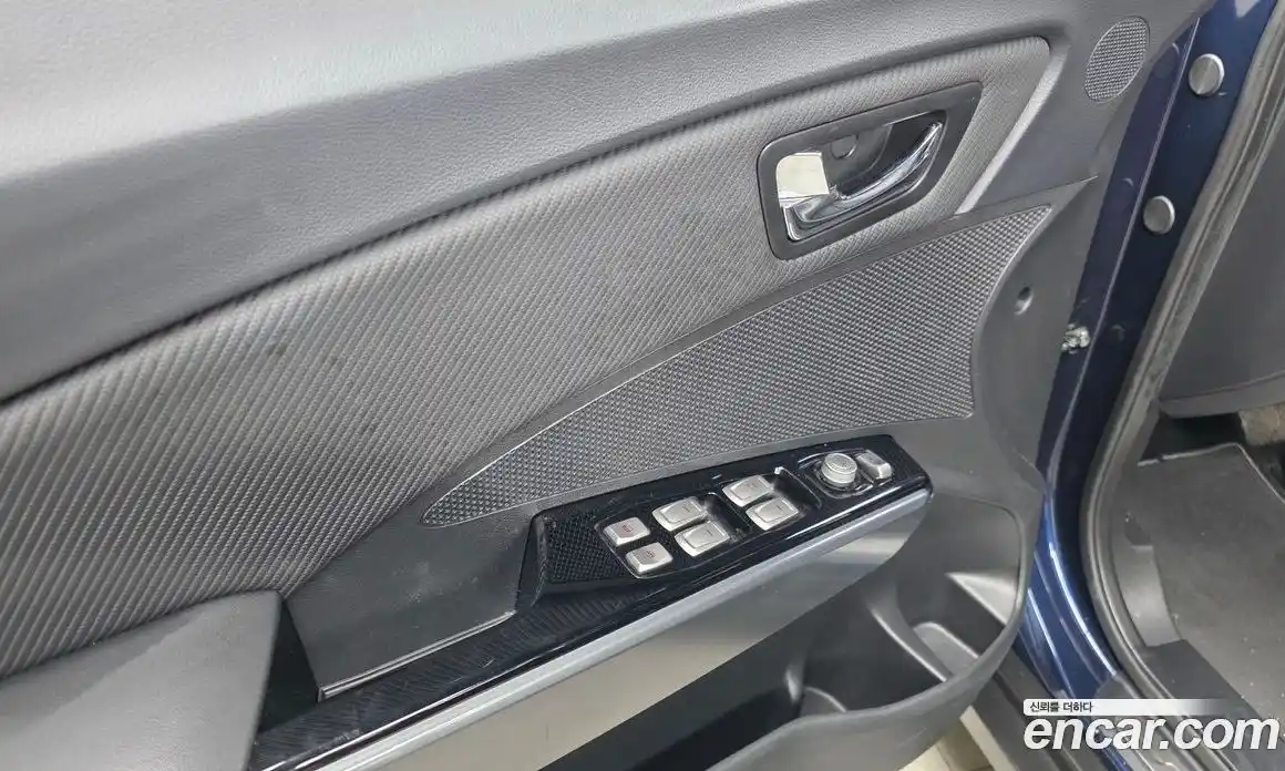 SsangYong TIBOLI 2018 1.6 Автомат в Москве № 889741, фото 17