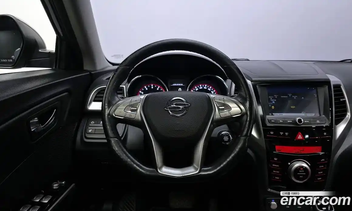 SsangYong TIBOLI 2015 1.6 Автомат в Москве № 889930, фото 13