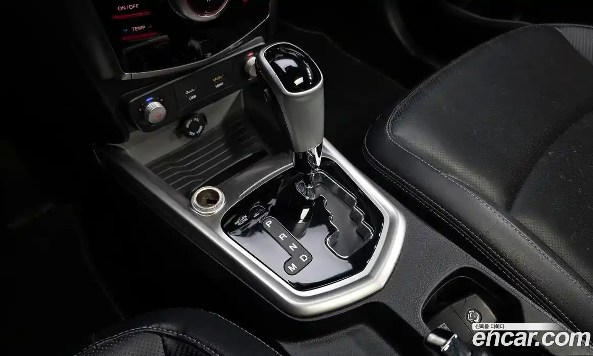 SsangYong TIBOLI 2015 1.6 Автомат в Москве № 889930, фото 9