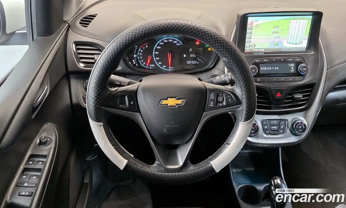 Chevrolet Spark 2016 1.0 Автомат в Москве № 890679, фото 13
