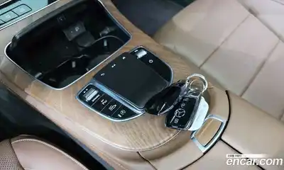Mercedes-Benz E-Class 2023 1.9 Автомат в Москве № 893424, миниатюра 9