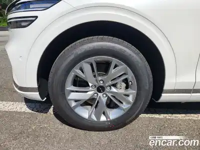 Genesis GV70 2025 2.5 гидро в Москве № 27729, миниатюра 5