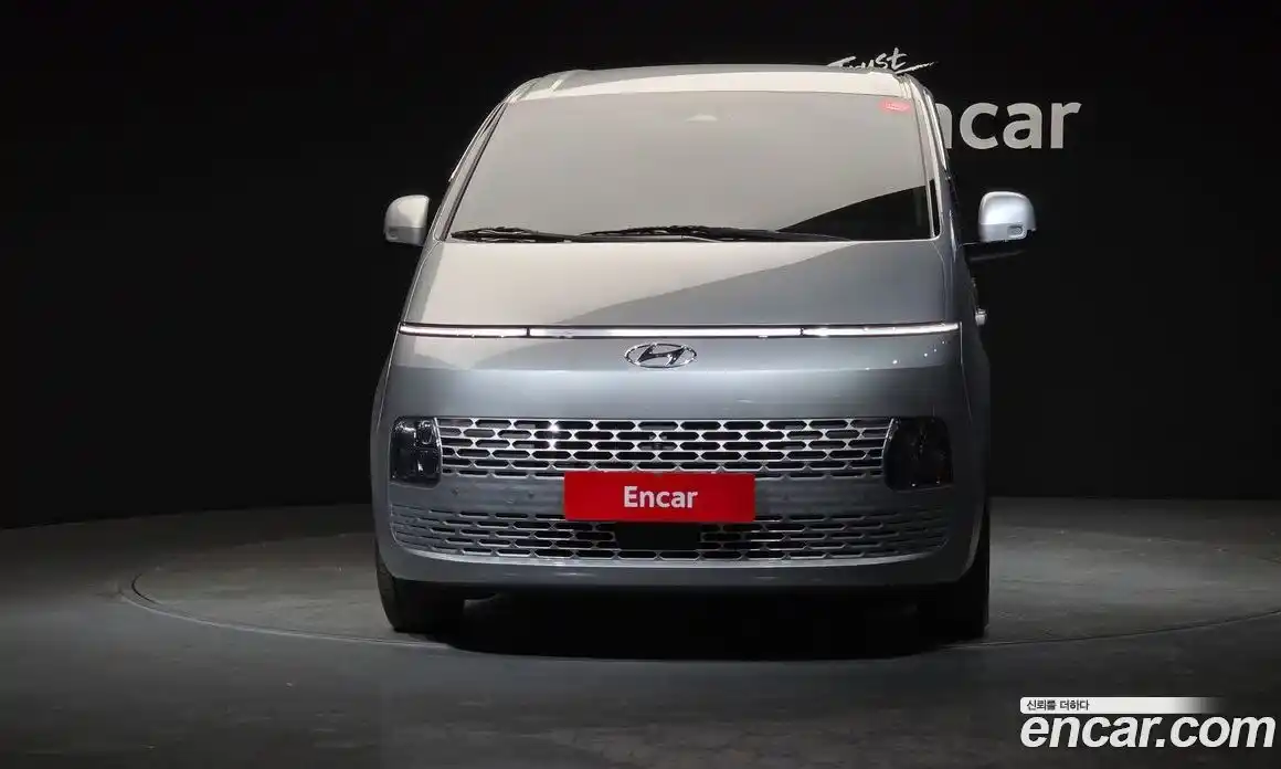 Hyundai Staria 2023 2.2 Автомат в Москве № 854273, фото 3