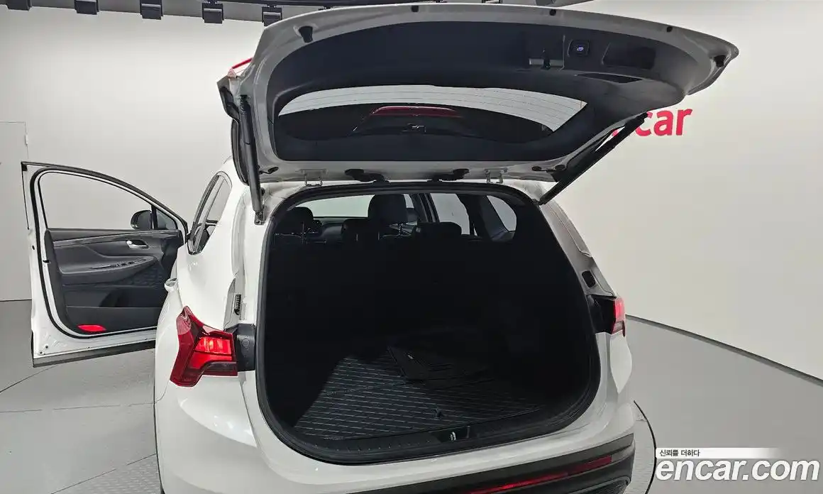 Hyundai Santa Fe 2023 2.5 Автомат в Москве № 854567, фото 20