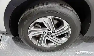 Hyundai Santa Fe 2023 2.5 Автомат в Москве № 854567, миниатюра 5