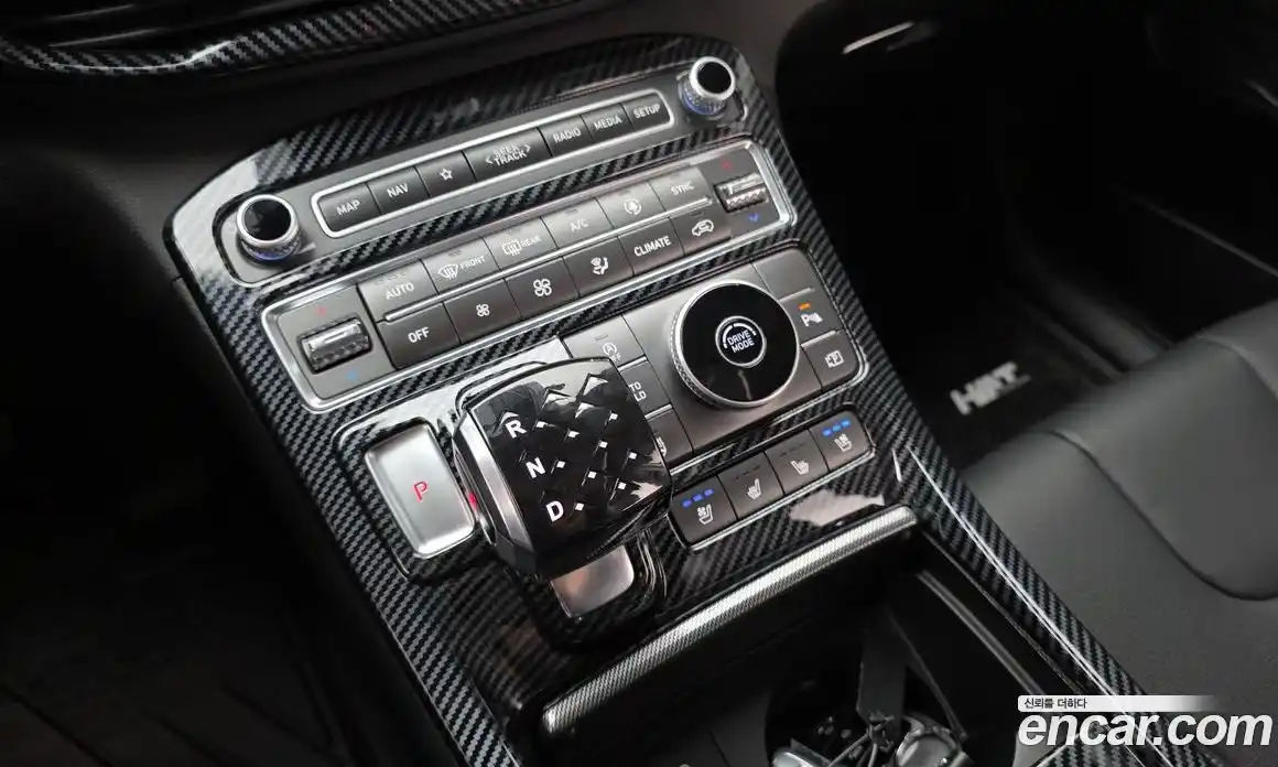 Hyundai Santa Fe 2023 2.5 Автомат в Москве № 854567, фото 9