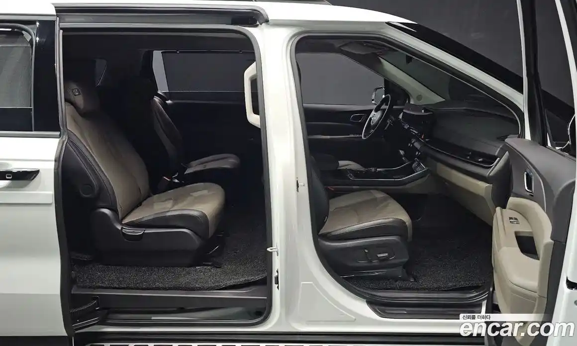 Kia Canival 2024 2.2 Автомат в Москве № 854998, фото 13