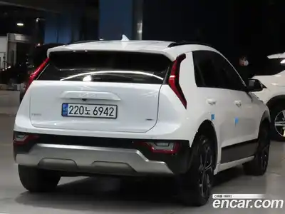 Kia Niro 2022 1.6 Автомат в Москве № 855783, миниатюра 2