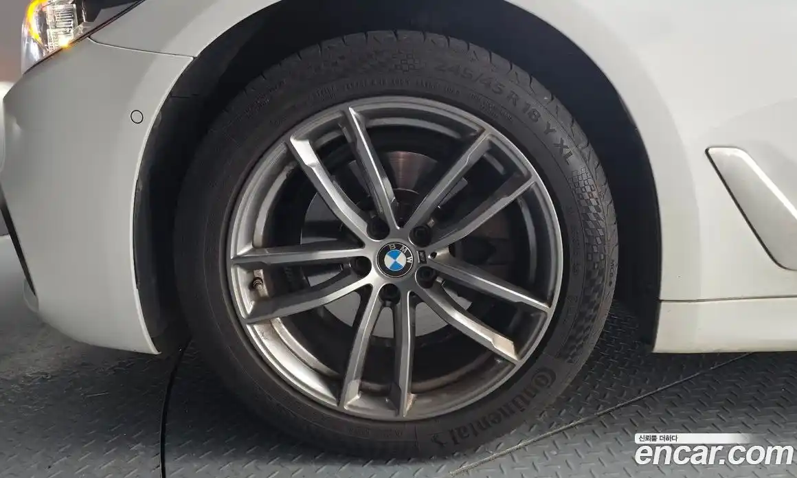 BMW 5-Series 2017 2.0 Автомат в Москве № 858703, фото 5