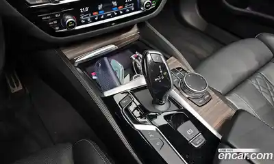 BMW 5-Series 2017 2.0 Автомат в Москве № 858703, миниатюра 9
