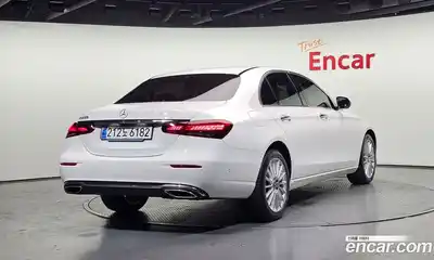 Mercedes-Benz E-Class 2023 2.0 Автомат в Москве № 859347, миниатюра 2