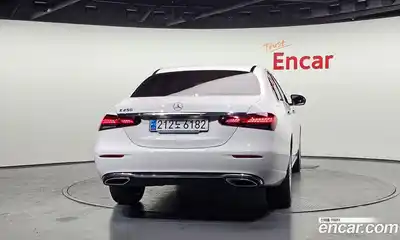 Mercedes-Benz E-Class 2023 2.0 Автомат в Москве № 859347, миниатюра 4