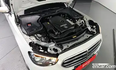 Mercedes-Benz E-Class 2023 2.0 Автомат в Москве № 859347, миниатюра 6