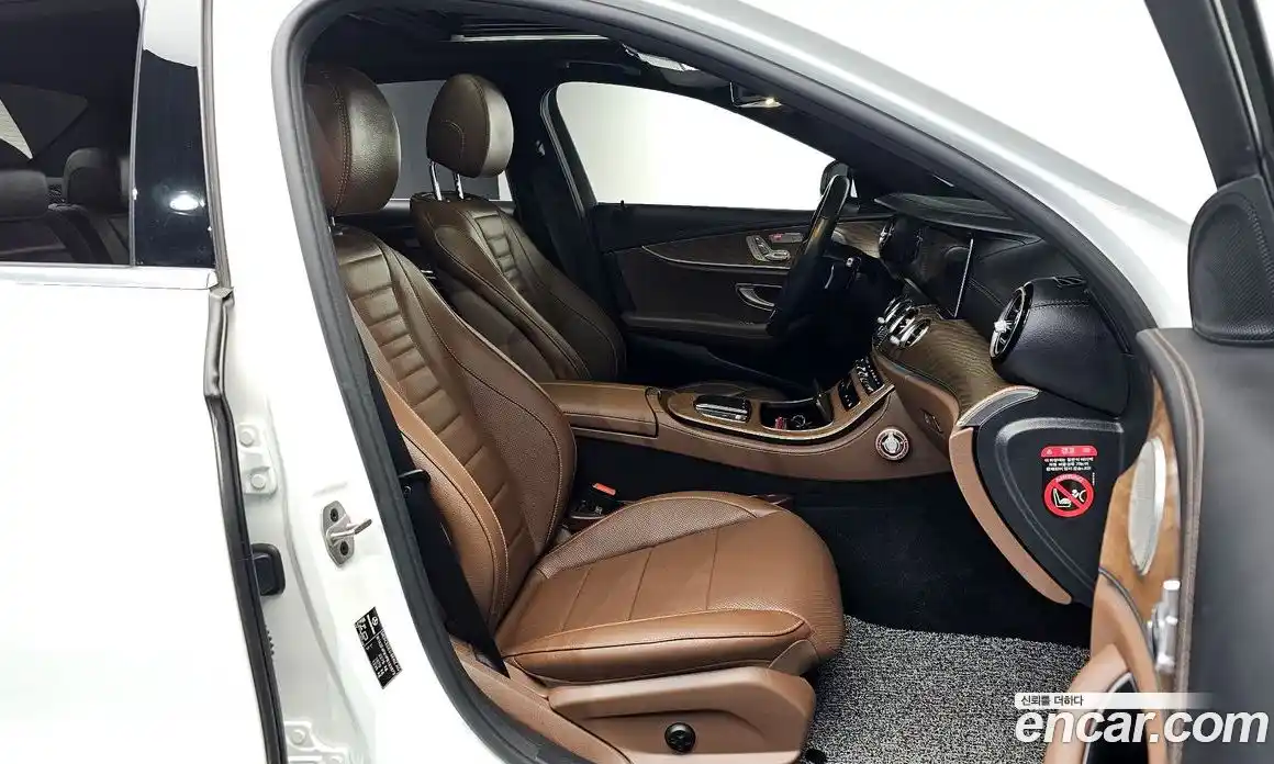 Mercedes-Benz E-Class 2023 2.0 Автомат в Москве № 859347, фото 10