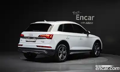 Audi Q5 2021 2.0 Автомат в Москве № 859866, миниатюра 2