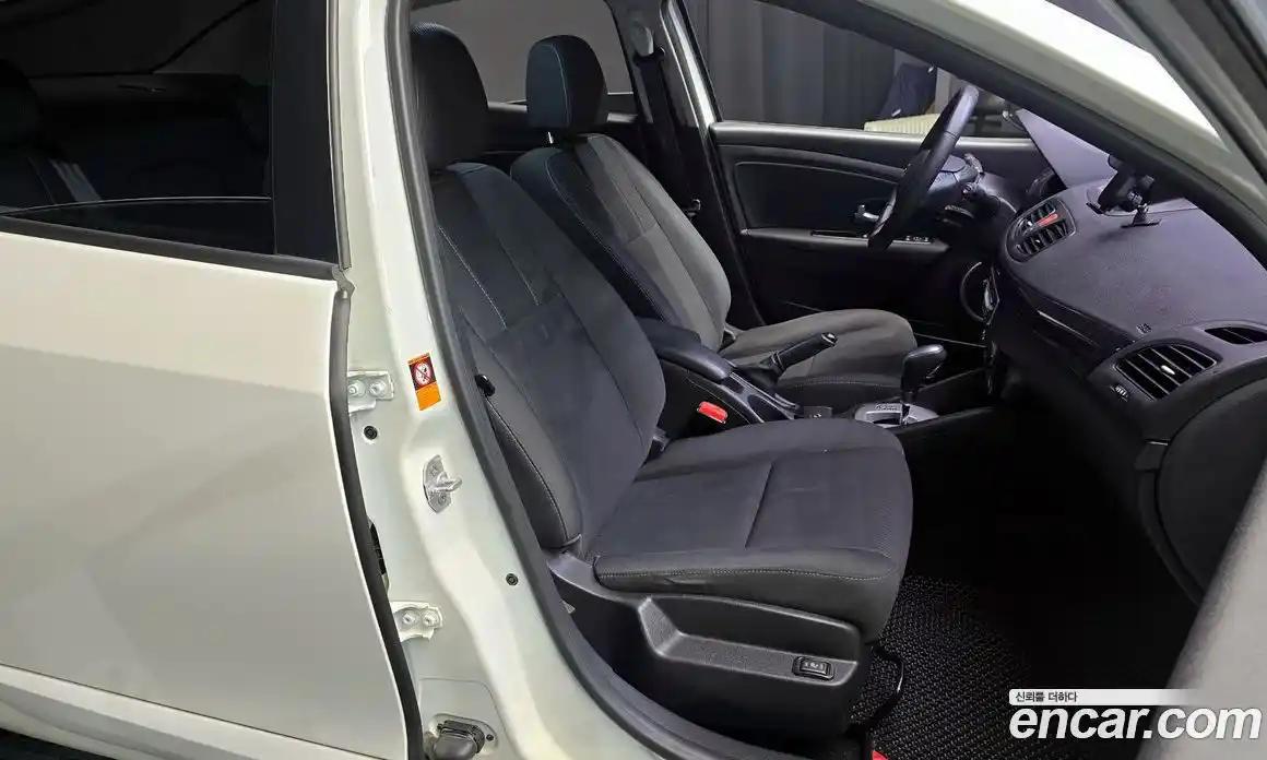 Renault SM3 2014 1.6 гидро в Москве № 885734, фото 12