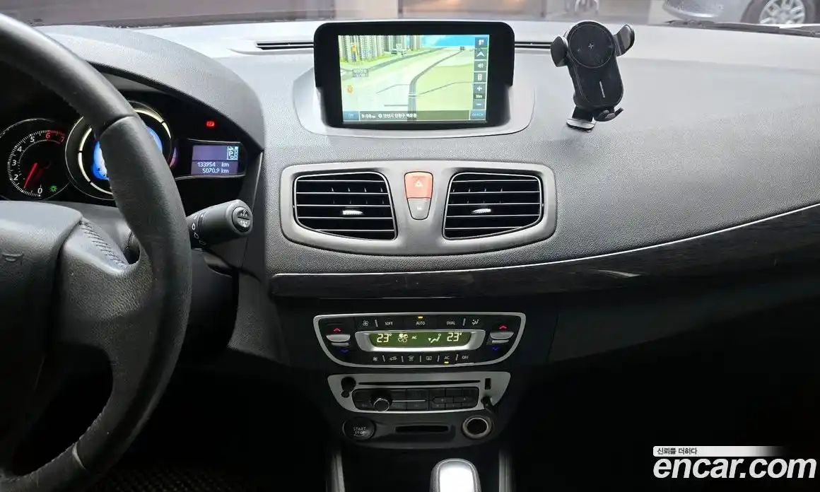 Renault SM3 2014 1.6 гидро в Москве № 885734, фото 20