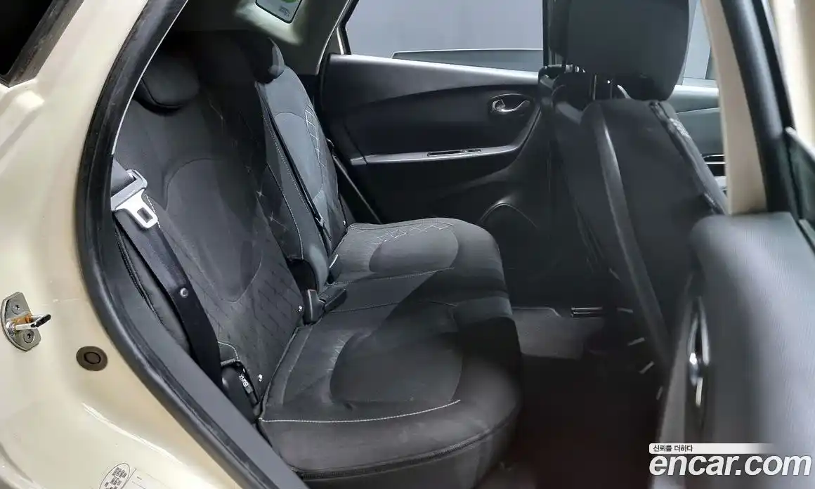 Renault QM3 2015 1.5 Автомат в Москве № 885757, фото 13