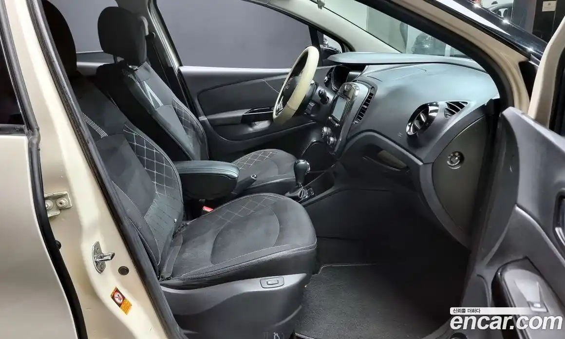 Renault QM3 2015 1.5 Автомат в Москве № 885757, фото 10