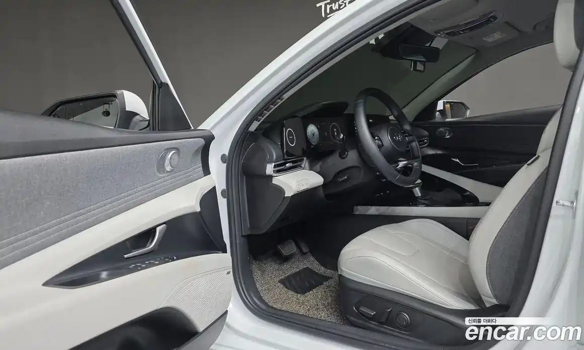 Hyundai Avante 2022 1.6 Автомат в Москве № 886029, фото 11