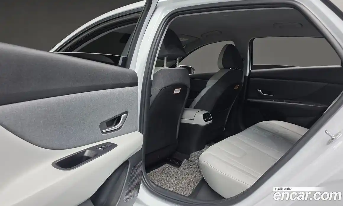 Hyundai Avante 2022 1.6 Автомат в Москве № 886029, фото 17