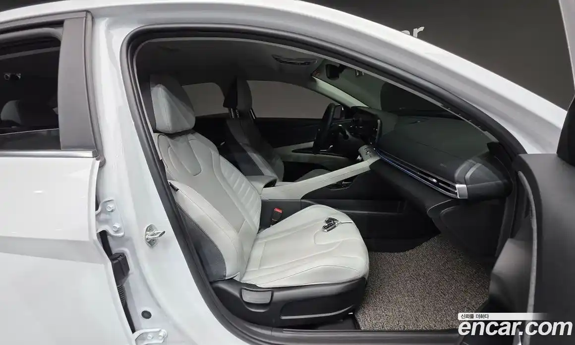 Hyundai Avante 2022 1.6 Автомат в Москве № 886029, фото 10