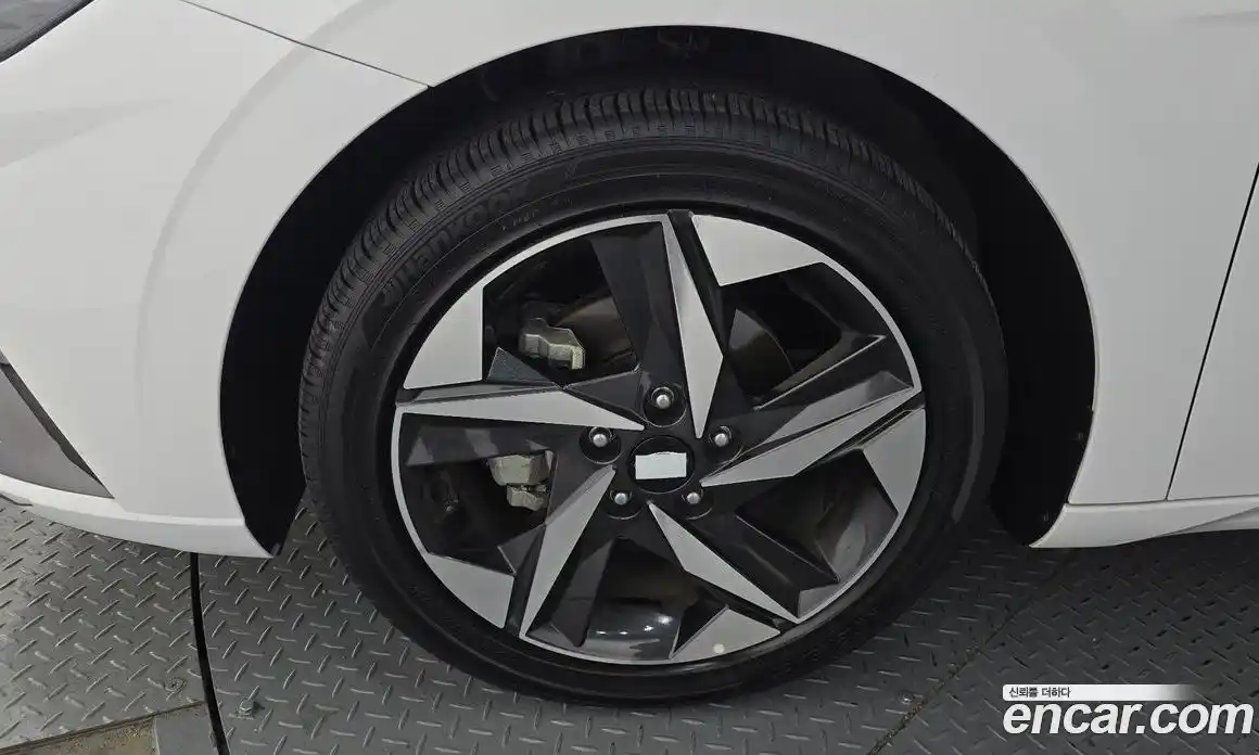 Hyundai Avante 2023 1.6 Автомат в Москве № 886559, фото 5