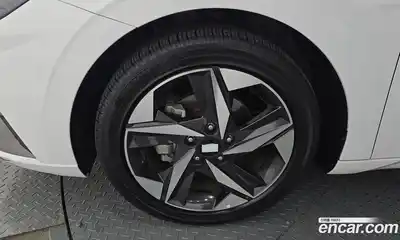 Hyundai Avante 2023 1.6 Автомат в Москве № 886559, миниатюра 5